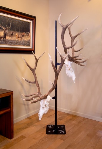 SKULL HOOKER TROPHY TREE W/ 5 - BRACKETS CUSTOMIZABLE DISPLAY - Image 2